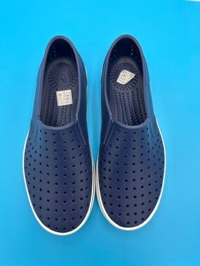 Native Shoes MILES - Men’s size 7 Women’s 9 Navy Perforated Slip-On Loafers